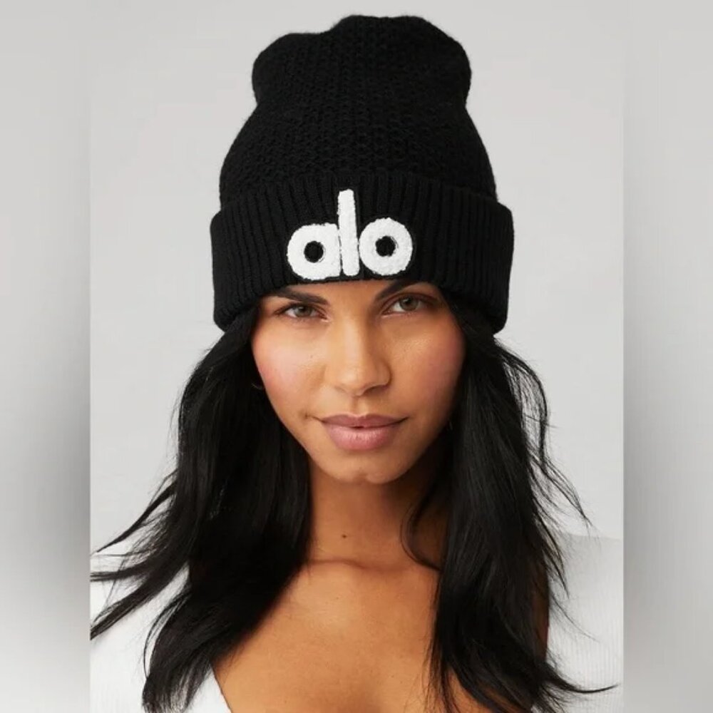 Alo Cool Skies Beanie in Black NWT